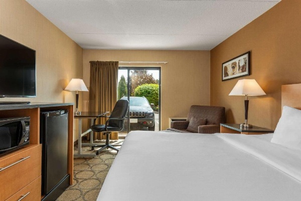 Comfort Inn Laval image 13