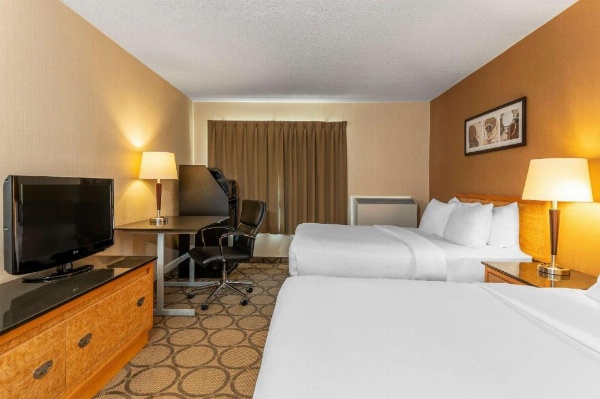 Comfort Inn Laval image 17