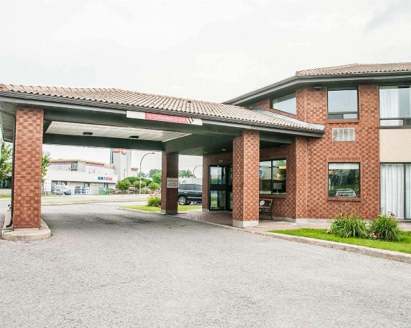 Comfort Inn Laval image 2