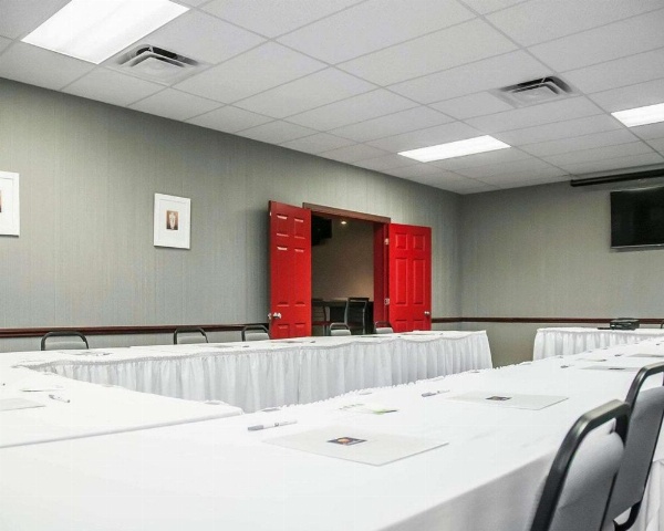 Comfort Inn Laval image 21