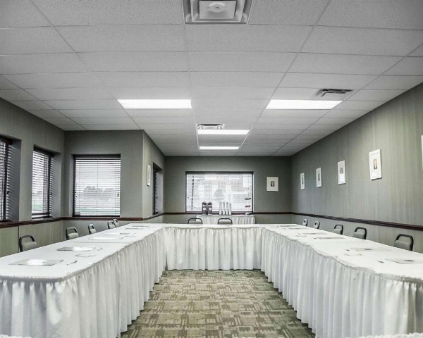 Comfort Inn Laval image 23