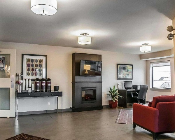 Comfort Inn Laval image 4