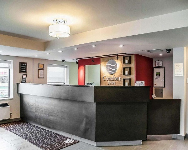 Comfort Inn Laval image 5