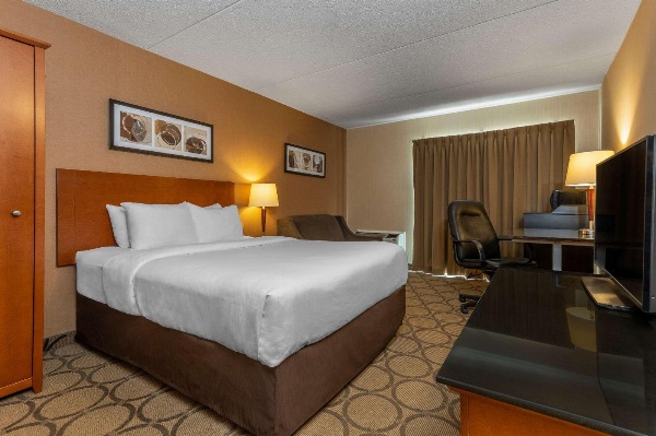 Comfort Inn Laval image 7